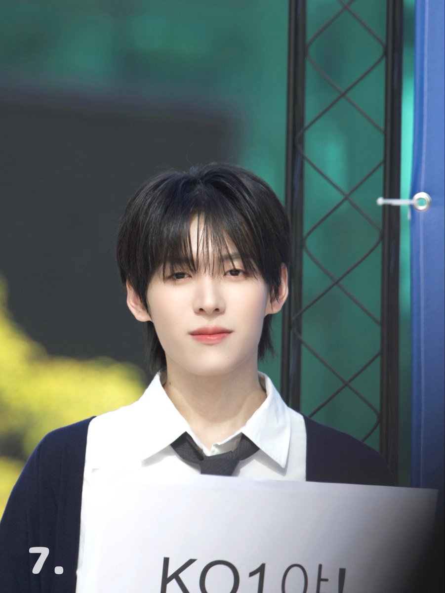 xxs__53's tweet photo. 2026.10.08.

사랑의 시작.

#KO1KEYZ #오신행 #SHINHAENG
#シンヘン https://t.co/A3G83BFNBP