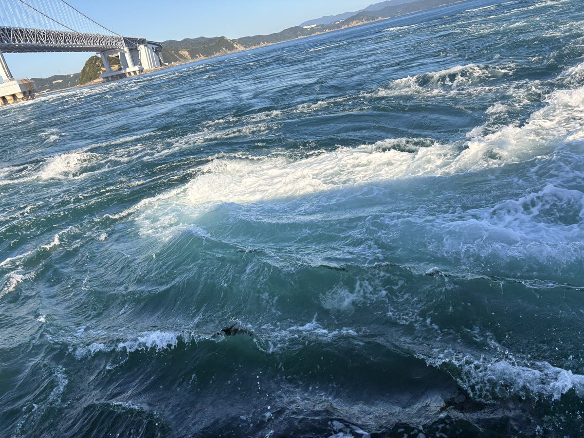 yu14_jill's tweet photo. 鳴門の大渦潮に大感激😂✨️🌀🌊
#四国旅行 https://t.co/wJ9TZRZSl8