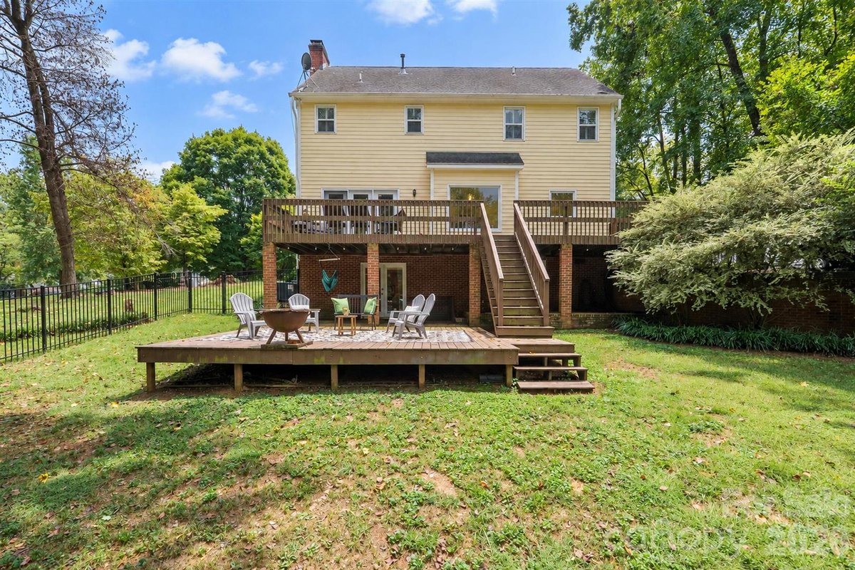 JanicePeeler's tweet photo. Take a look at this home! Does it have everything you're looking for? https://t.co/EJAK3Oy7Dy