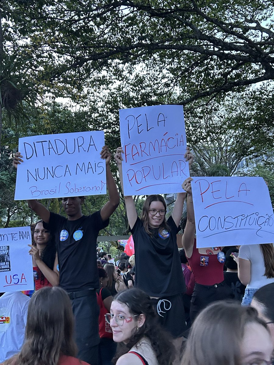baarcelinda's tweet photo. ORGULHO DE FAZER PARTE DA MAIOR DO SUL!! 😭❤️ https://t.co/lx24yHIFTR