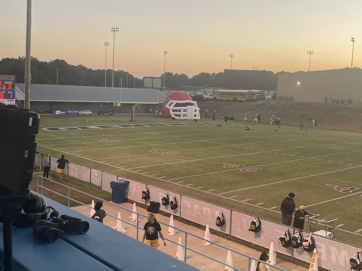 therealDFM's tweet photo. @Golden_Tors visiting @GlenbrookSports football in District 1-1A matchup @FletcherShow @k104scoreboard @kentrahan https://t.co/V0oTvHzpVb