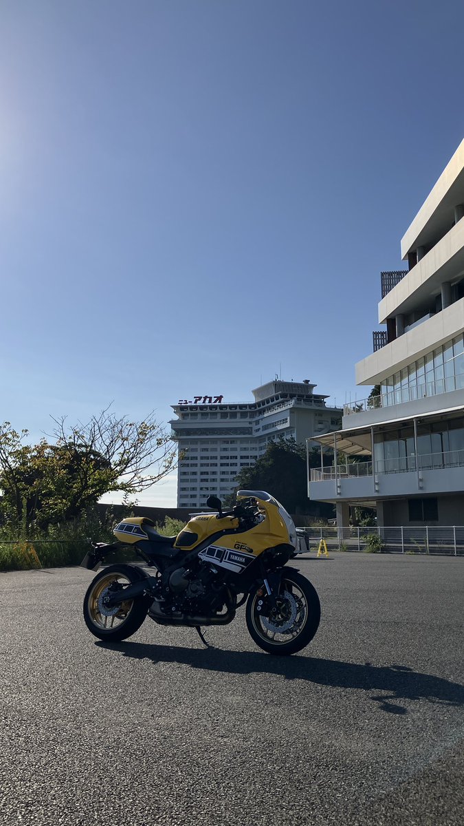 ken_xsr900gp's tweet photo. 熱海出るまでずっーと雲の中だな…

乗り方悪くて手首いたいので、妥協してハンドル８ｍｍ上げてしまった😅 https://t.co/vGh90GXZ0x