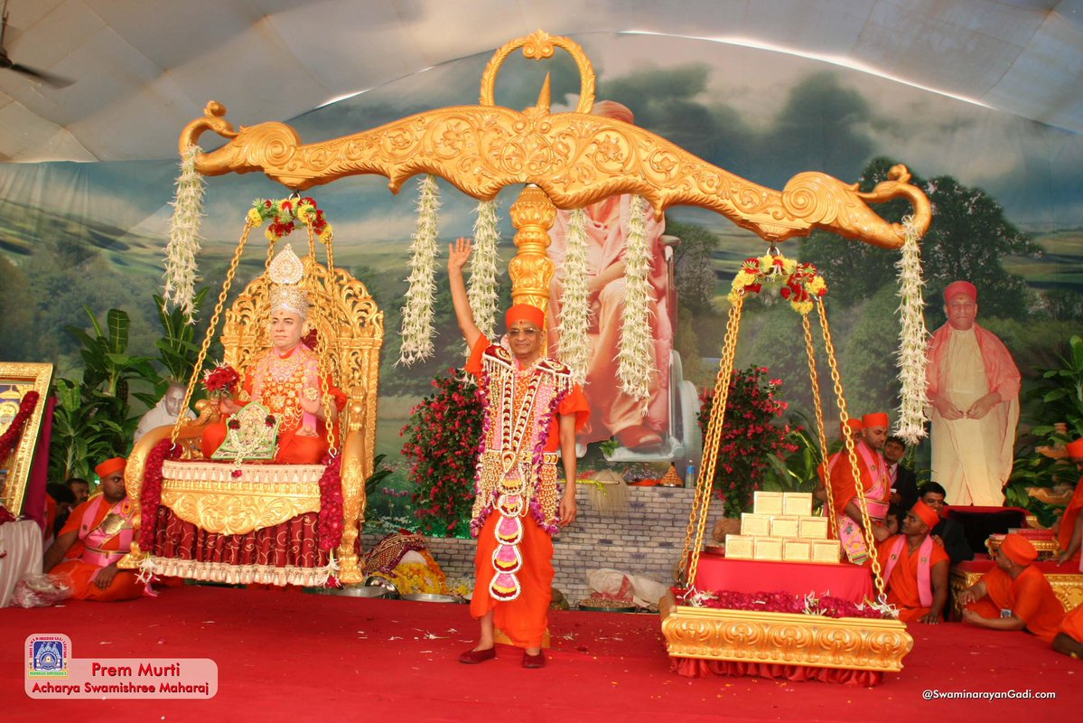 SGadiManinagar's tweet photo. Begin today with gratitude for what you have, faith for what lies ahead, and inspiration from Vedratna Acharya Shree Purushottampriya #SwamishreeMaharaj and #GnanMahodadhi Acharya Shree Jitendriyapriyadasji Swamiji Maharaj.

#AcharyaSwamijiMaharaj #SwaminarayanGadi https://t.co/okOVZjiqoU