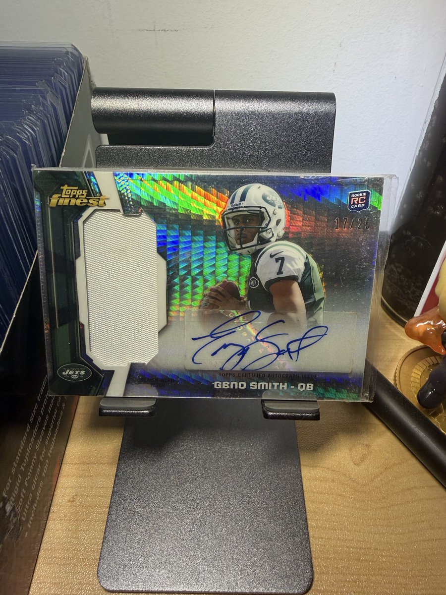 BasedCardGuy's tweet photo. Check out 2013 Geno Smith Topps Finest Rookie Patch Auto Prizm Refractor /25 #RAP-GS RC https://t.co/LZyOB361jQ #eBay via @eBay #TBBReposts #TBBCrew #CardsForSale #GenoSmith https://t.co/SBheXKvtfc