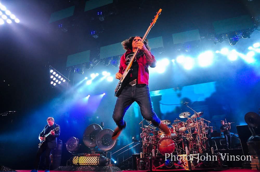 briedmonton's tweet photo. @catacowboy Geddy Lee https://t.co/usjw5xDrq0