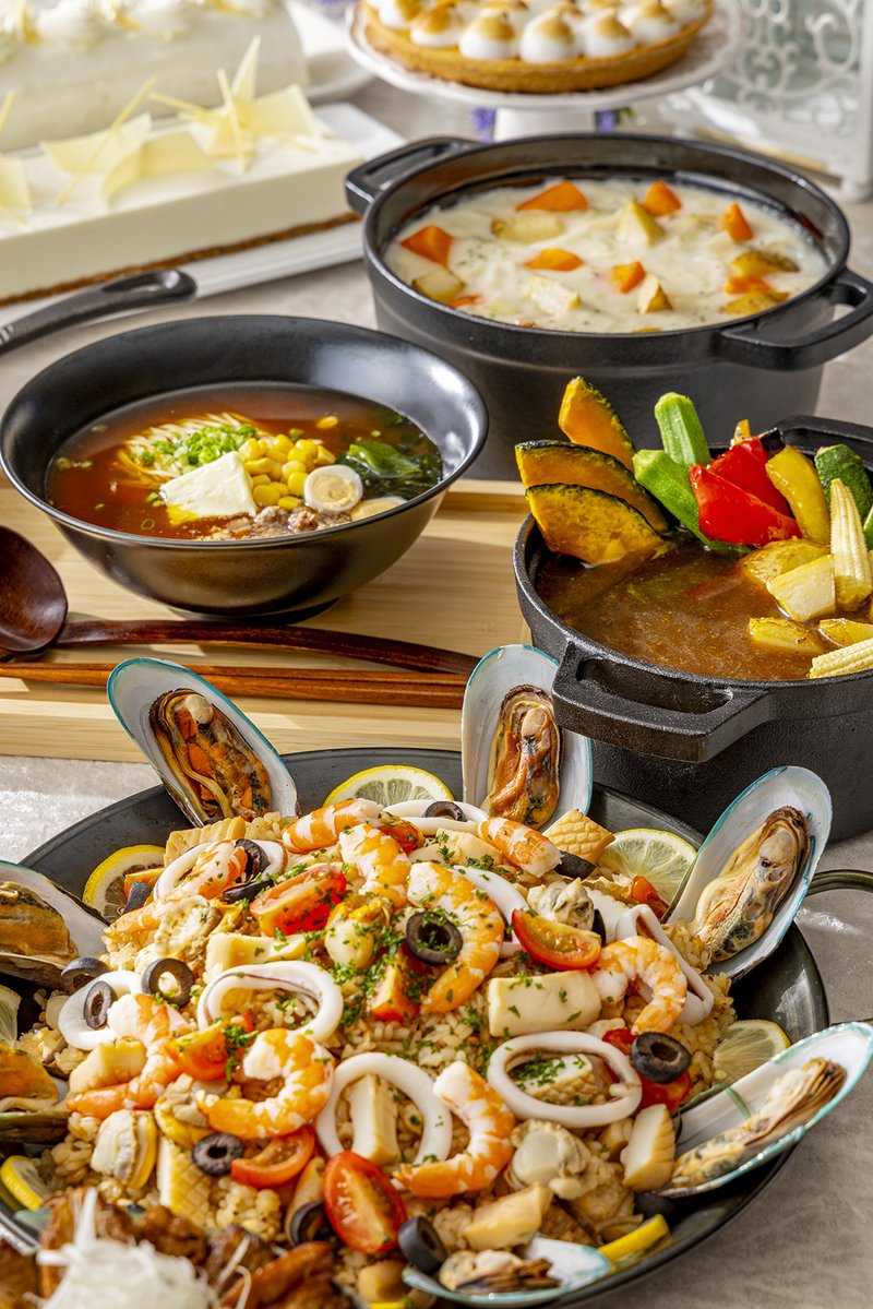 hilton_narita's tweet photo. 「北のごちそう巡り＆ピュアホワイト・スイーツビュッフェ」開催！  
北海道・東北の食材や郷土料理をアレンジしたメニューが勢ぞろい🍛🍜

雪景色をイメージした白いスイーツも登場します🤍

📅11/1～12/18

詳細はこちら👇
https://t.co/kkZNRVzldu https://t.co/NK4m985p3M