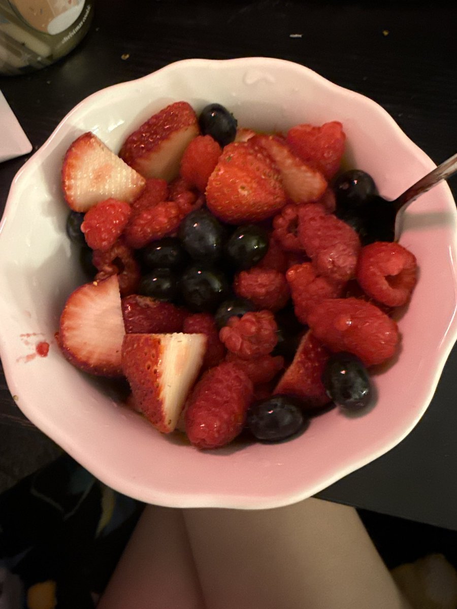 kittys_hungry's tweet photo. reverting back to who i once was https://t.co/vHx4acU9qE