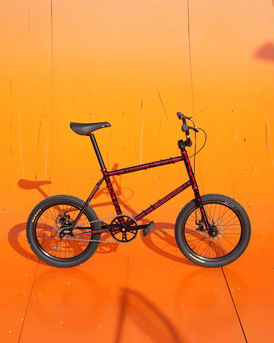 ManyS_cycle's tweet photo. 「Cinelli Japan（@cinellijapan）」のInstagramも運営してます！🚲✨

イタリア・ミラノの空気感や、自転車のカルチャーをたっぷり詰め込んだ世界観を発信していて、現在フォロワー1万人目前。 

まだの方、ぜひチェック＆フォローお願いします！👇
#Cinelli #チネリ 
https://t.co/qhUfyPihvD https://t.co/umHjwhbVkU