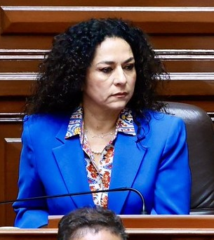 EIPeruano's tweet photo. Estas desde que están en el Congreso o politica, jamás se le vio gritar para defender al ciudadano de a pie. ¡Pero para defender la corrupción, sus privilegios, lobis y a sus jefes corruptos, ahí sí sacan las garras! ¡Pura hipocresía y doble moral! https://t.co/DCJEQSHggb