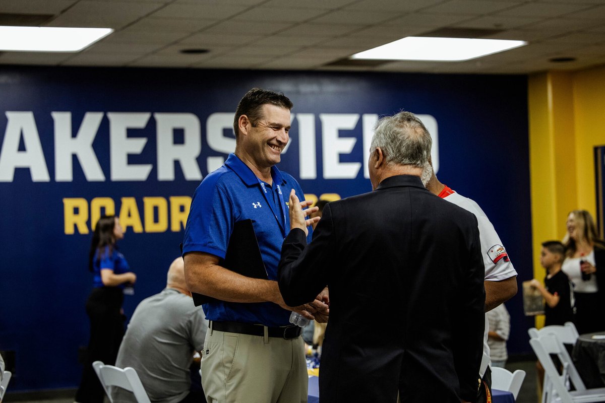 CSUB_MBB's tweet photo. Happy birthday goes out to our General Manager, Beau Redstone! 

Thank you for everything you do for our program on a daily basis 

#RunnersOnTheRise 📈 https://t.co/aG1htzCRk5