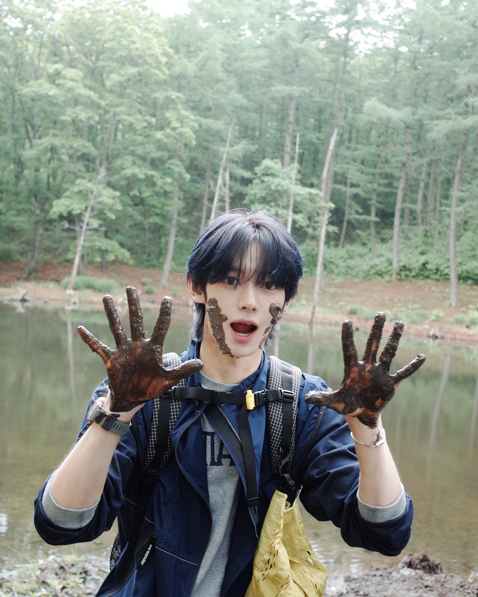 twhanjin's tweet photo. bersenanglah kau bolang, bocah-bocah petualangan~ https://t.co/5m0hCZ1UVX