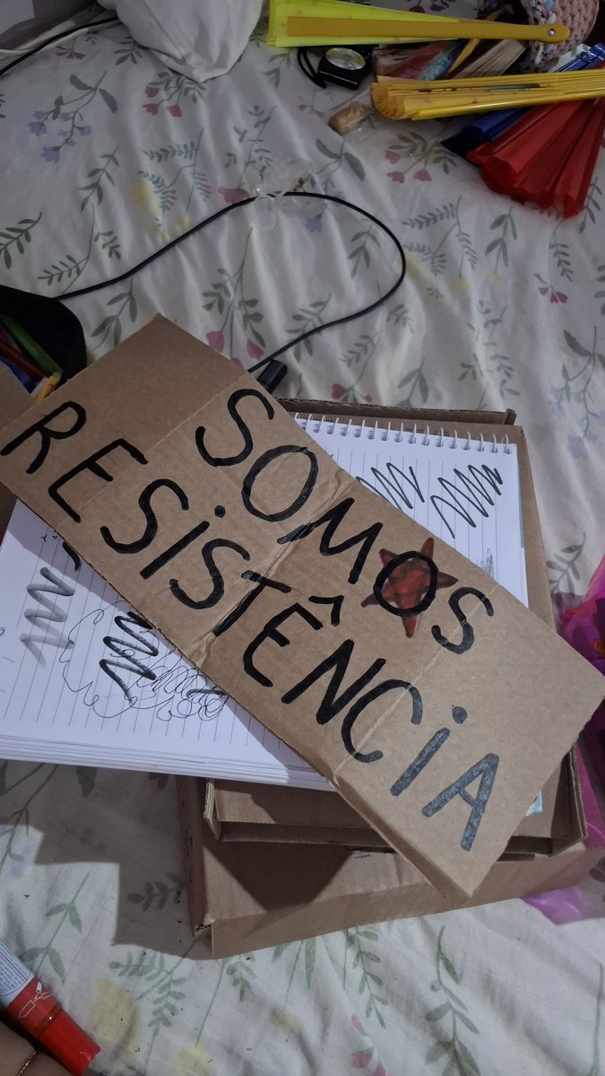 bylici_'s tweet photo. aquelas ansiosa para manifestação dos estudantes em apoio ao lula https://t.co/H2Bqcs1YGf