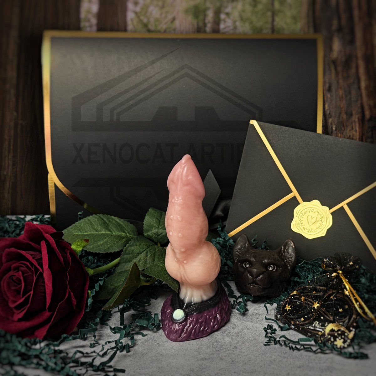 XenocatArtifact's tweet photo. OPPORTUNITY time!

We have one small size Wild Hearts Barghest left and I wanted to find a way to thank everyone for all your love and support.

We are offering up this toy with its own special escape bundle box!
 
Winner will be picked 10/25/26 @ noon MST 

⬇️ How to enter ⬇️

✨(LIKE AND REBLOG THIS EXACT POST TO QUALIFY)✨