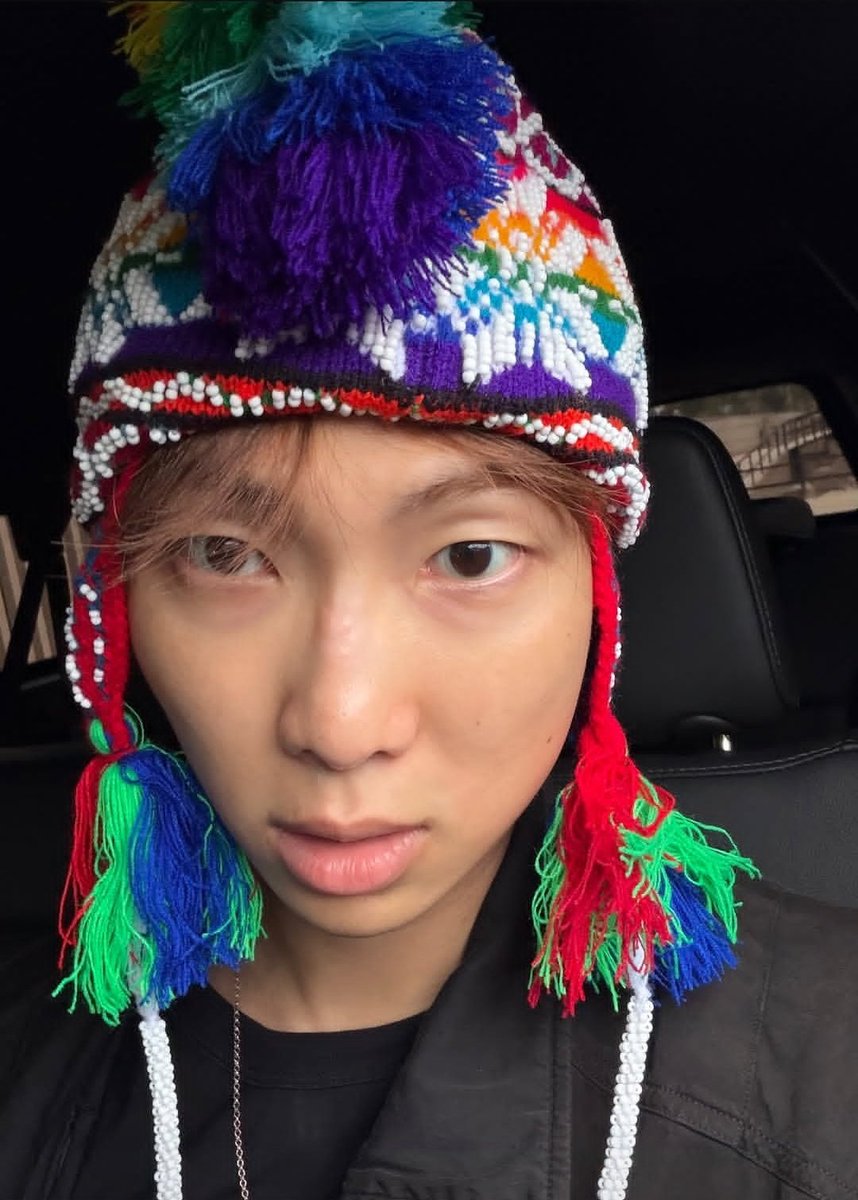Mehrnaz_963's tweet photo. Oh my heart! Kim Namjoon.. (∩´﹏`∩)❤️‍🔥
I CAN'T! 🔥(:;ʘᴗʘ)🔥
I can hear my heartbeat! (I'm not fine! 🥴🤒🫠)

#Namjoon  #RM  #김남준  @BTS_twt https://t.co/fdqZGppASM