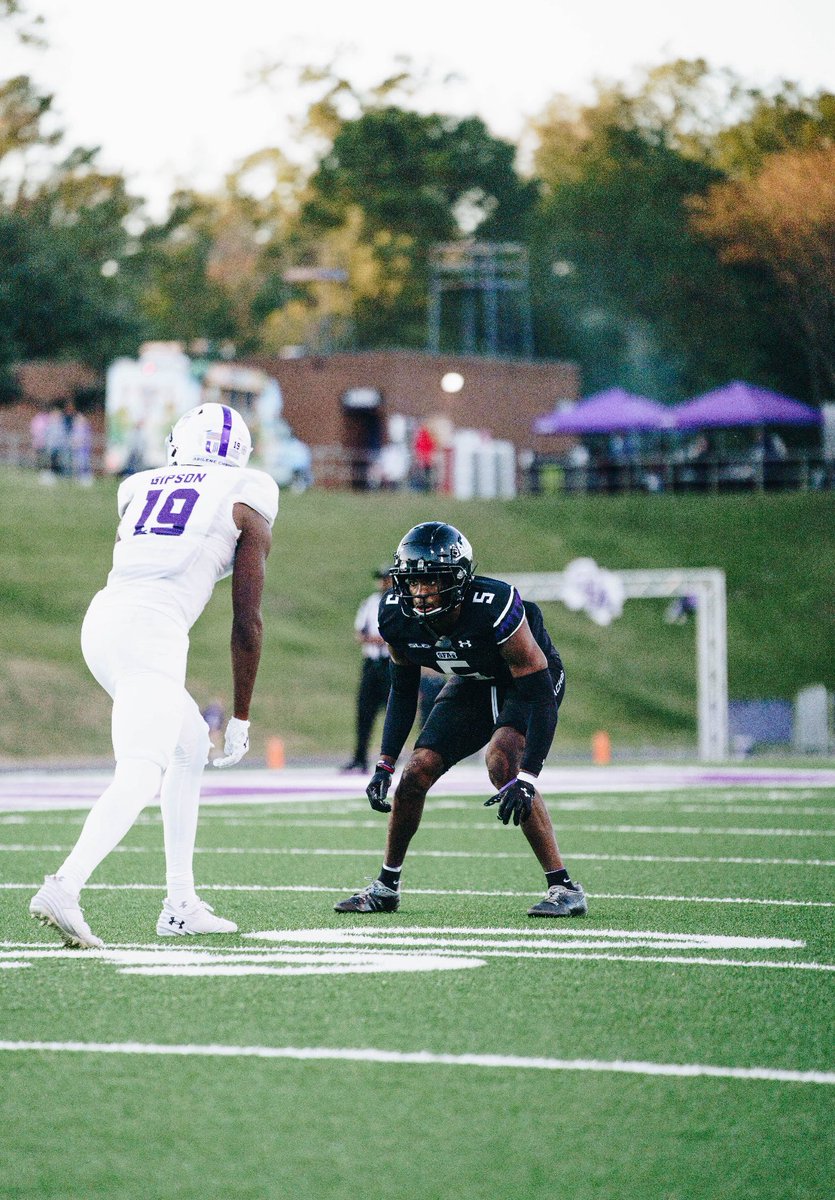 _MalikThomas4's tweet photo. #AGTG After a conversation with @CoachNikNelson I am blessed  another D1 offer from @SFA_Football   🟣⚪️
@CoachCollins_1 @Coach_J_Morgan @BallCoachNelson @CatchitPat @Coach1zzy https://t.co/3sKrclPcTu