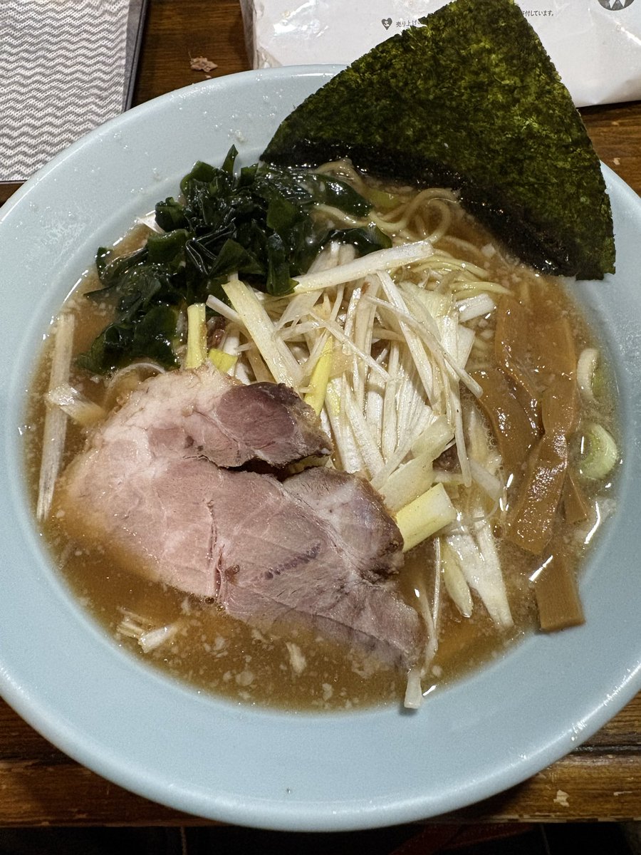 kuga2525c's tweet photo. #ラーメンショップ　上星川
◯ねぎラーメン　1050円

うーん…物価高ではあるが、ねぎの量が残念。

スープもぬるい…

うーん… https://t.co/oYjOZrvmrn
