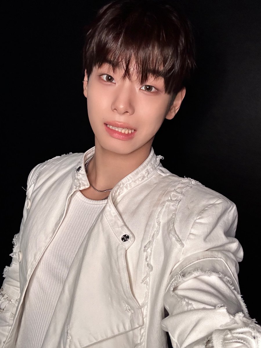 etumedream's tweet photo. etume ticketing tomorrow https://t.co/6vQHTnEyqE