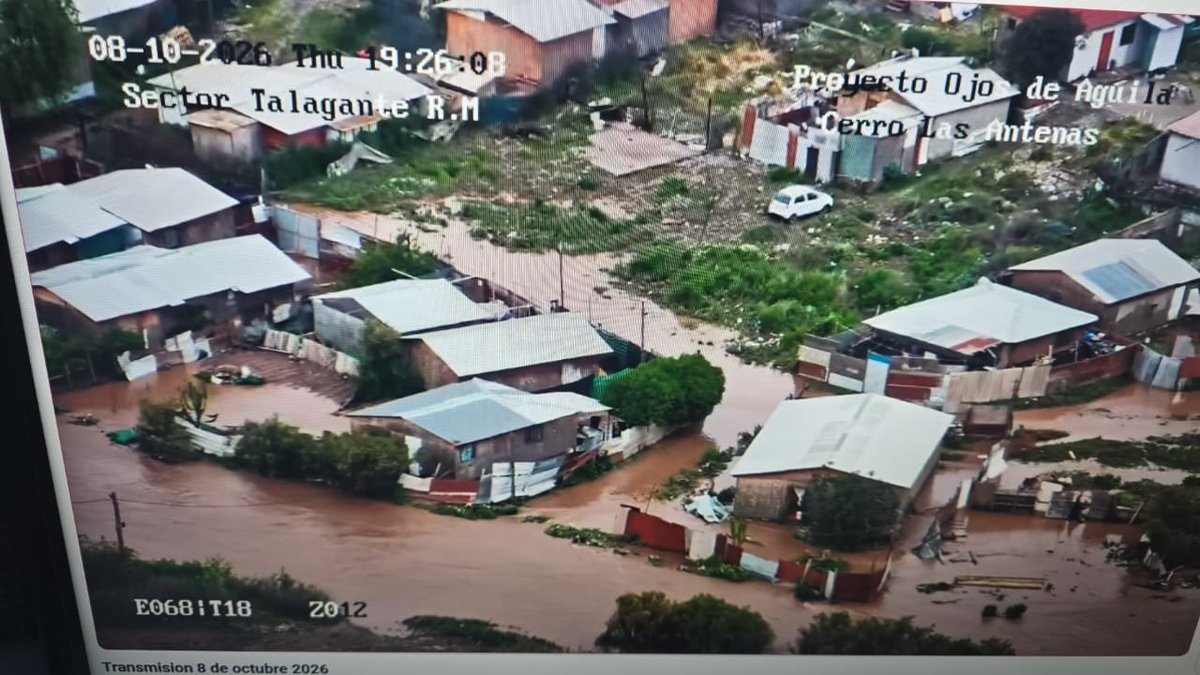 ssuudp's tweet photo. Por cierto, avísenle al pdte. que el campamento Ribera de Talagante en donde hay más de 600 familias se encuentra inundado por la crecida del río mapocho y ni noticias de personal militar. https://t.co/xb2lP36w3E