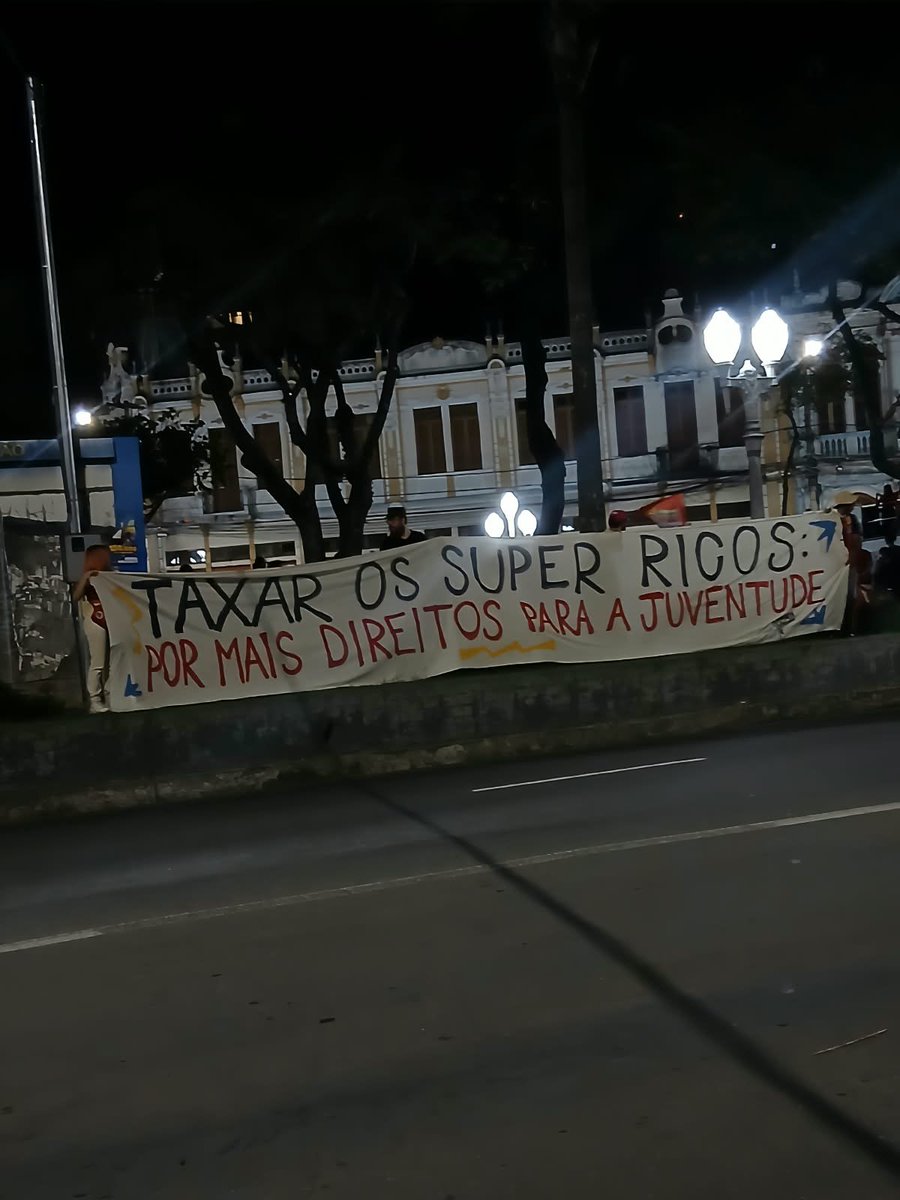 lesyuxdenalu's tweet photo. JUIZ DE FORA É 13! ⭐🚩

FIM DA ESCALA 6X1
EU SOU LULA 13 https://t.co/ynYmw9aRht