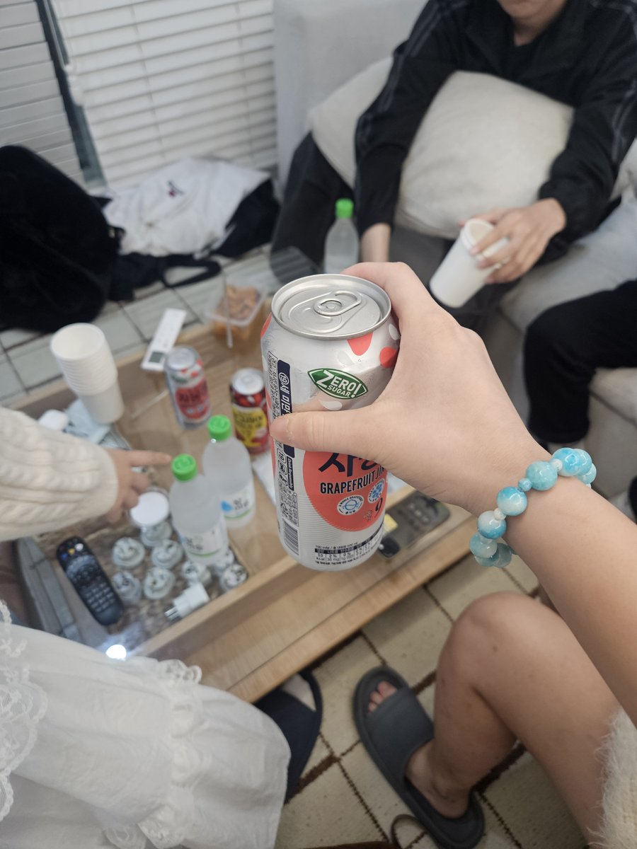 Dkej1_23's tweet photo. #정병계𝕏친소 #우울계_𝕏친소 #일상계_𝕏친소 #정병계𝕏친소 #우울계_𝕏친소 #일상계_𝕏친소

다들 나가길래 꼬마도 집 나간당!!
술중독🩵멘공중독💚운동중독💛
트친들 중독💜!!!애정을 갈구하는

고딩폐급경의선고아운동선수를 
탐라에 심거라!!> < 

나와 트친이 된다면
아주 잼난 소식을 들려줄게ㅠ