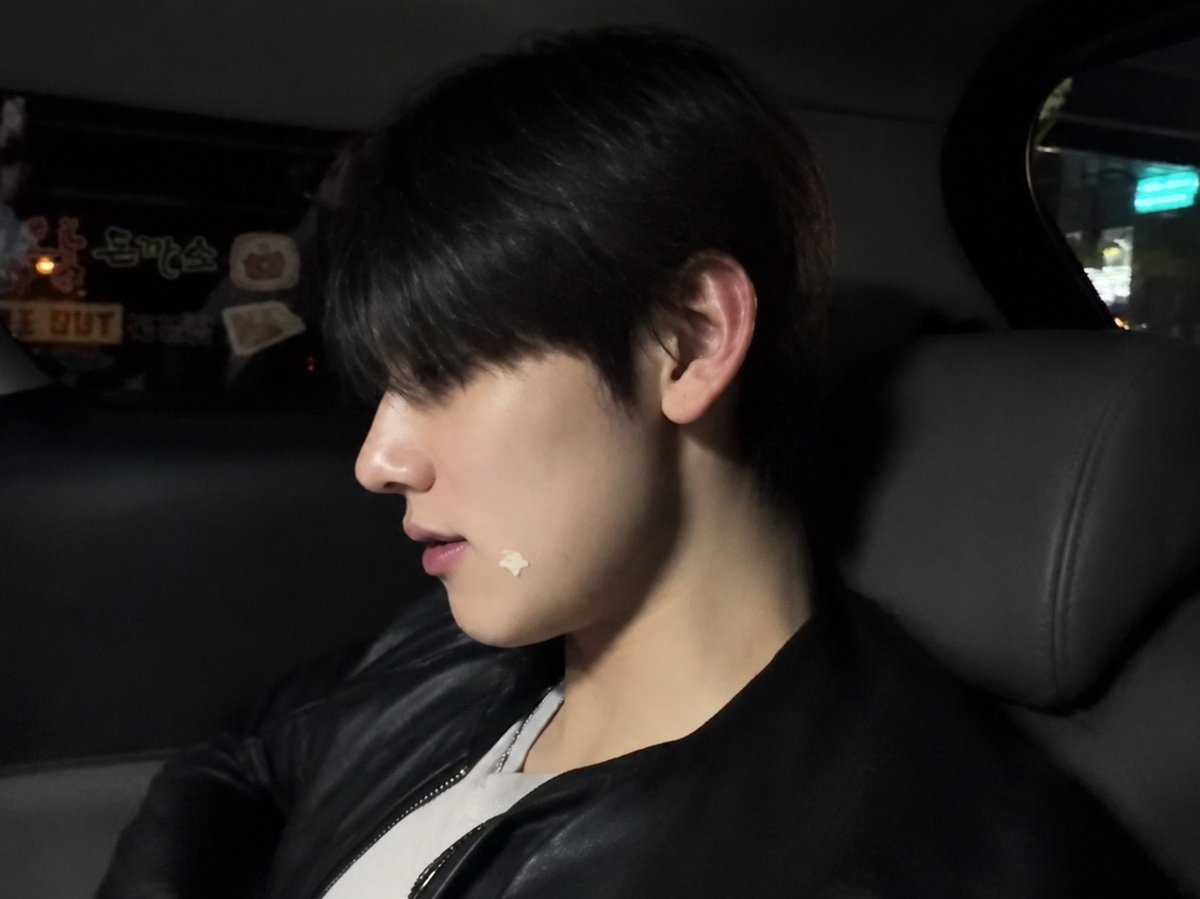 seonghyeonpics tweet picture