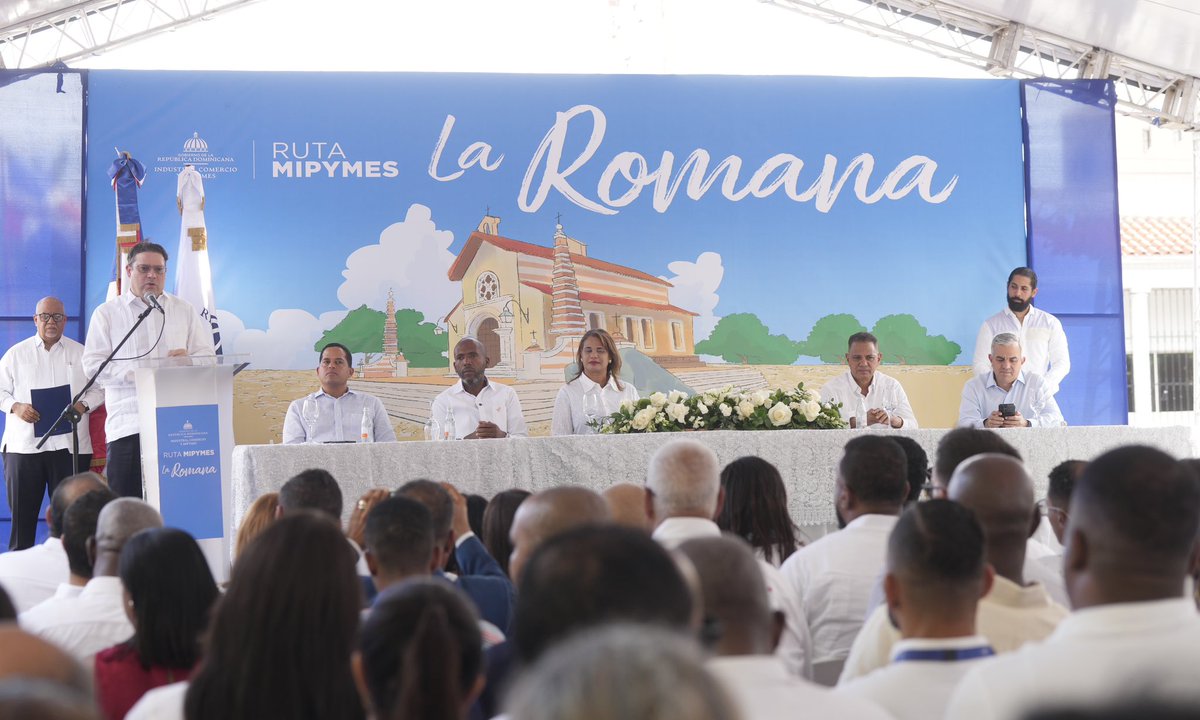 MIC_RD's tweet photo. La apertura estuvo encabezada por nuestro ministro, Yayo Sanz Lovaton (@SanzLovaton ), nuestro viceministro de fomento a las Mipymes, Jorge Morales Paulino (@drmoralespaulin ), junto a Ivelisse Méndez, gobernadora de La Romana; Eduardo Kery Metivier (@eduardokerym), alcalde del municipio; Iván Hernández, director de INTABACO; y Antonio Palma, viceministro de Interior y Policía, quienes acompañaron esta iniciativa orientada a impulsar el desarrollo de los pequeños negocios.

#MICM #RutaMipymes #LaRomana #Mipymesrd #Emprendimiento