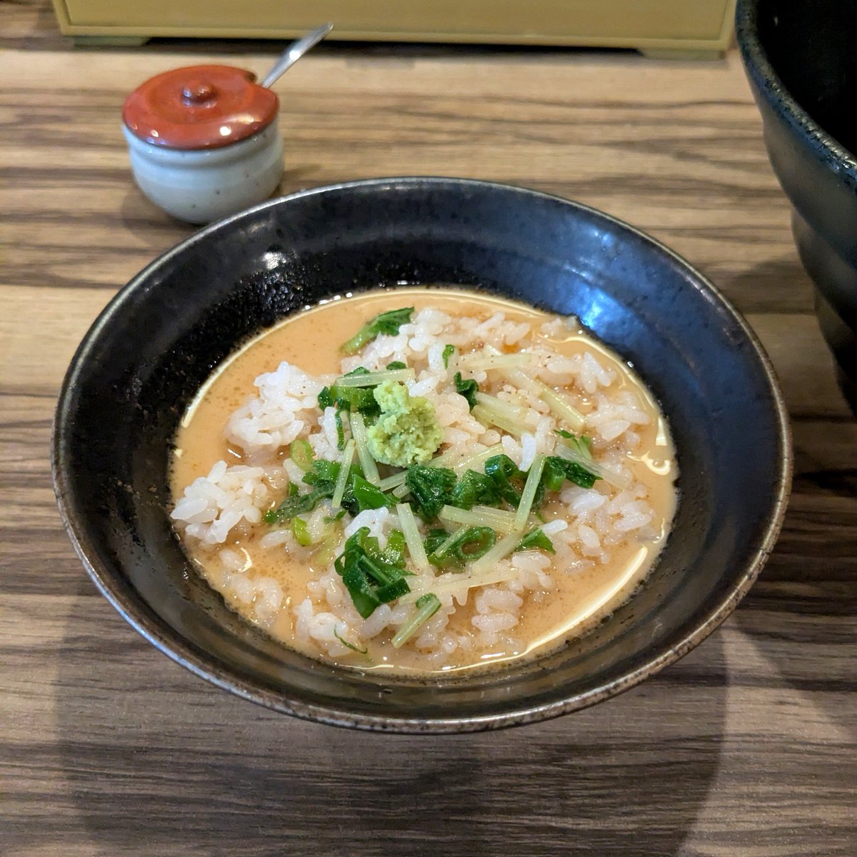 Dr_Segel's tweet photo. 豚骨鰹らーめん大盛＋ご飯！

久々に朝からすがすがしい天気☀
早めに出て矢向で朝ラー🍜🚲️💨
鰹の濃い風味にまったりクリーミー豚骨、むっちょり太麺で朝から食べ応え満点💯
〆は🍚にかけて豚骨鶏茶漬け。クリーミーなスープに卓上わさびを加えると���にコクを増しつつ爽やかになりサラサラ飲める！ https://t.co/NxwubTdpu1