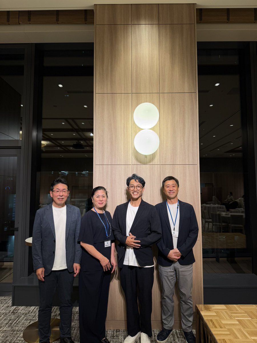 flairnuts's tweet photo. ONE FUKUOKA HOTELにて、
福岡の経営者が集まる
福岡中小企業経営者協会の懇親会でステージ出演。

乾杯は福岡のクラフトジン「吉田」と博多とよみつひめのフルーツマティーニを、講談師・金印亭紅ミキさんにステージでご試飲いただきました。

たくさんの素晴らしい出会いと
ご縁に感謝。 https://t.co/45fRvJB6cJ