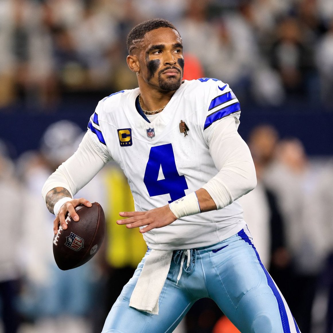 ghetto_gronk's tweet photo. Dak Prescott looking at an open WR https://t.co/9KFKX6FWyE