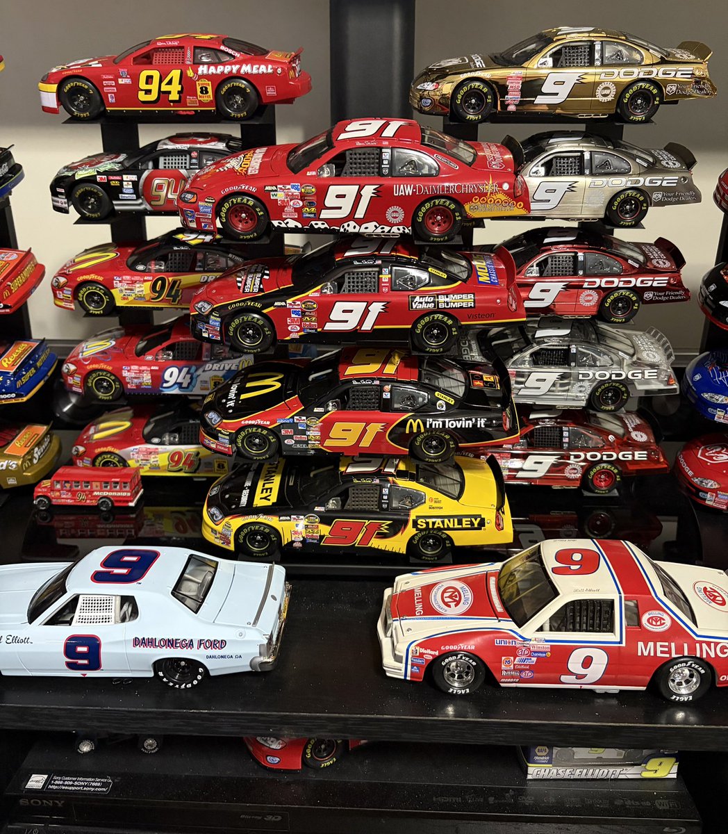 TGoodwin72's tweet photo. @KellieBlundell AWE$OME BILL 🏁 https://t.co/g3f9qSKV35