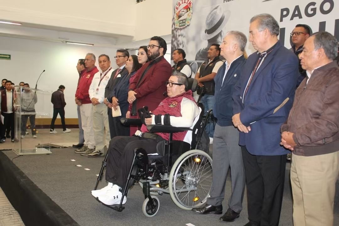 Naucalpan_Parra's tweet photo. @davidparrasa @isaacsolar @Herminio_CahueC Dr. en Derecho @Tomas_Suteym, Secretario General del S.U.T.E.Y.M. #Naucalpan.
¡Gracias por su compromiso y por hacerlo posible!
#DavidParra #ElLadoHumanoDeDavidParra #Historia #SUTEYM #Naucalpan #Jubilación #Trabajadores #EdoMex #LogroSindical #Compromiso #Unión
3/3 https://t.co/x7bp4qmvWV
