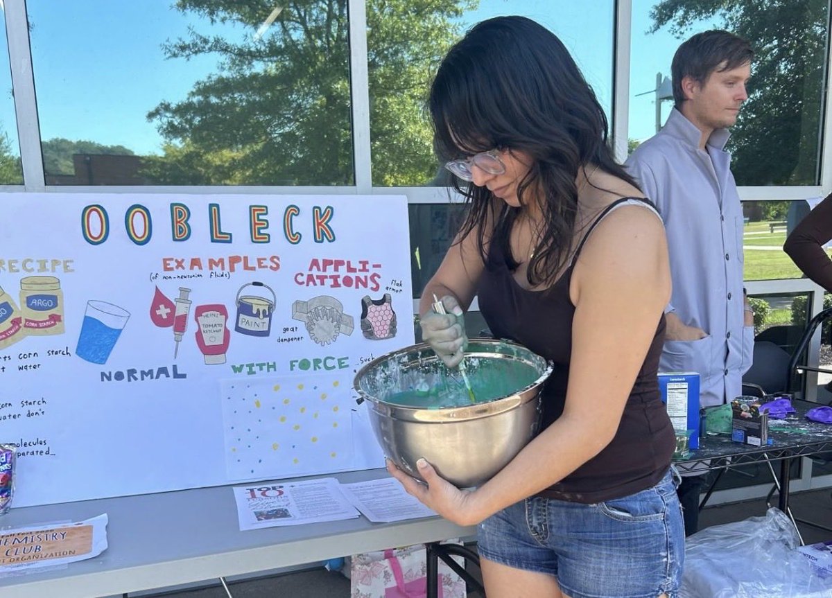 NSCCSTEM's tweet photo. The Chemistry Club hosted a table at Fall Fest on the White Bridge campus, featuring a hands-on demonstration of oobleck, a non-Newtonian fluid that behaves like both a liquid and a solid depending on how it is handled.

📷 Erika Delgado and Chemistry Club https://t.co/mpUMJGbaGx