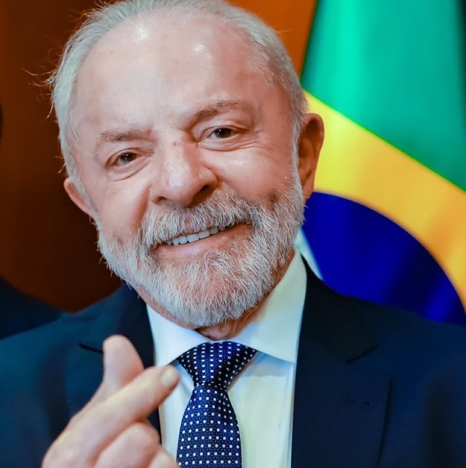 folkloration's tweet photo. Taylor Swift permitiu que sua fanbase “Swifties” utilizasse sua imagem e suas músicas para se posicionarem a favor do presidente Lula! https://t.co/gHdbr2ra26