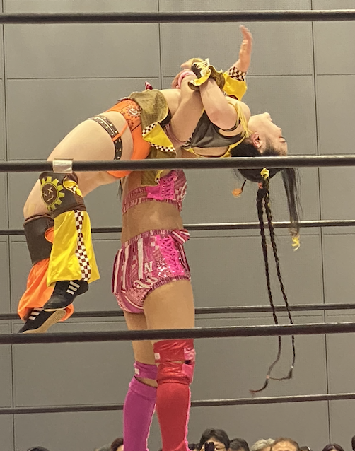 StrollCam's tweet photo. TJPW LIVE TOUR IN SPRING ’23
2023.5.13 – ACT CITY Hamamatsu

Miu Watanabe vs. HIMAWARI
– with post-show meet &amp; greet 📸

#渡辺未詩 #HIMAWARI #HIMAWARI_はい #tjpw #東京女子プロレス #ACTCITY浜松 https://t.co/ScOahvWdwr