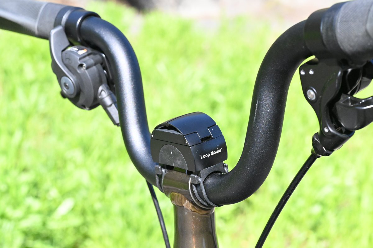 geektrade_jp's tweet photo. 車体の雰囲気を崩さないスマホマウントのLOOP。
現在、
・ループマウントツイスト
・ループマイクロマウント
ともにブラックは在庫切れ中です。今月中の再入荷を予定しています。
どちらもシルバーは在庫ありです。
#loop #loopmount https://t.co/8541jrZOda
