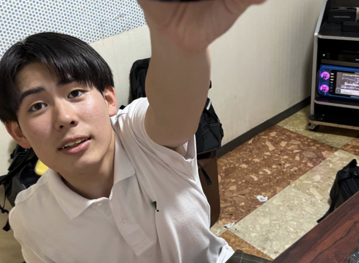 mohamedani3's tweet photo. 机しこ
https://t.co/qTPhkSyy2U https://t.co/s9YGZMEauu