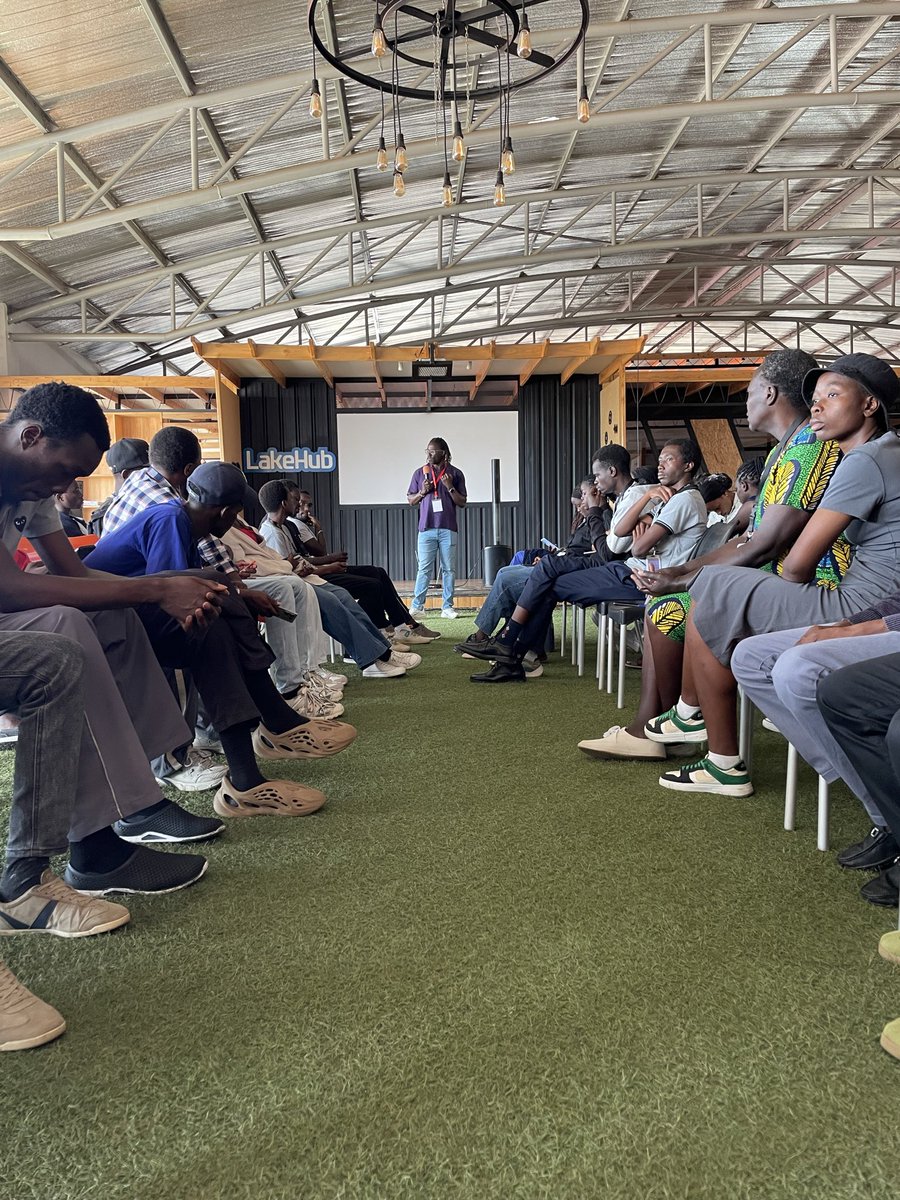 LakeHub's tweet photo. Nelson Okello is one of Kenya’s leading tech talents. Head hunted by @Reddit after successfully leading global tech teams in his previous role, few people are better placed to speak to @Zone01Kisumu apprentices about the journey to the top

#Zone01KisumuTechTalks https://t.co/upSEo8xfxr