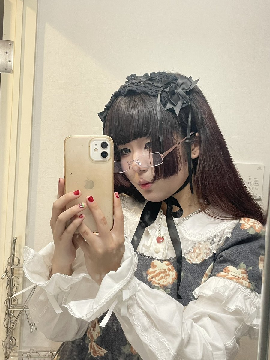 alice_sos_chann's tweet photo. 🎀お知らせ🎀
10月12日月曜祝日にtoritor様(戸越駅周辺)にてヘッドドレスのポップアップショップを行います♩
アリスアリスアリスの足の手術入院前に会える最後の機会ですので是非遊びに来てください！
チェキ500円で撮れます🎀 https://t.co/oelU65gsMm