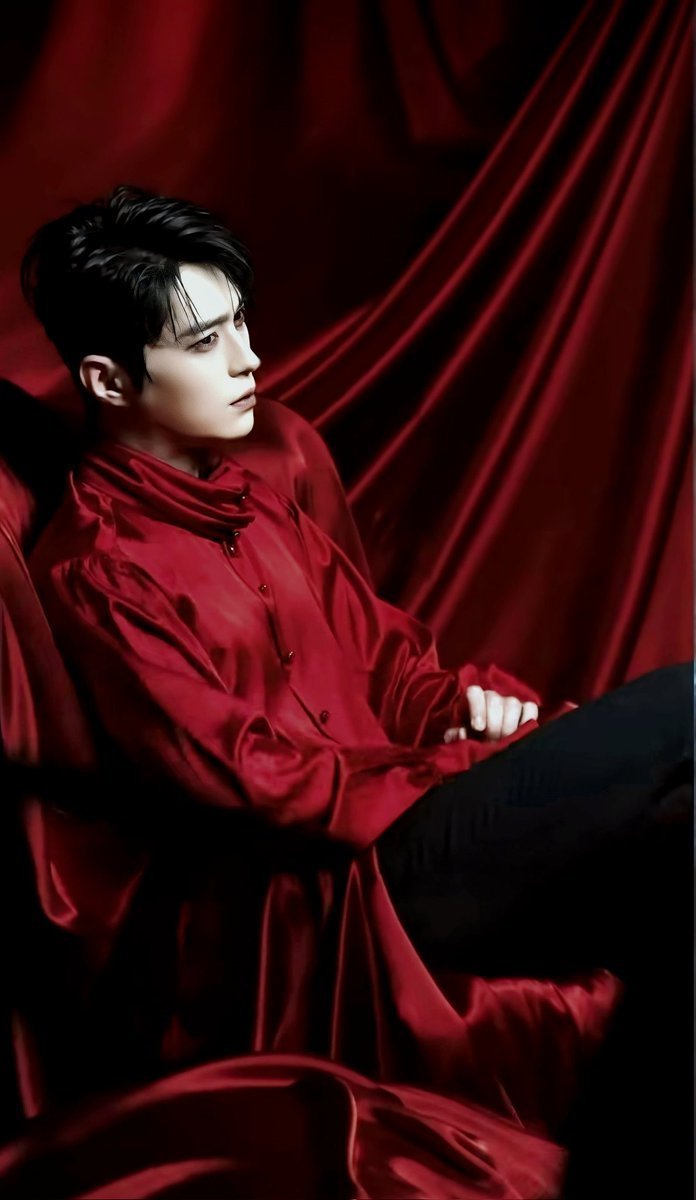 dgrd1581851's tweet photo. 남자 미모가 말이 안됨. 분명 불법적인 흡혈을 했을 것. https://t.co/YfAcUExyZq