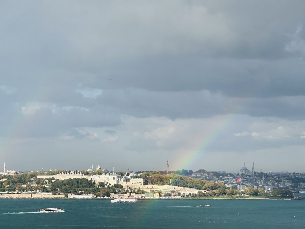 SunaAraz3's tweet photo. @DrGunerSonmez Dilinle değil, halinle insan ol…. Salacak‘tan İstanbul ….🌸🌸🌿💫🌎 https://t.co/rw1IqaNd2M