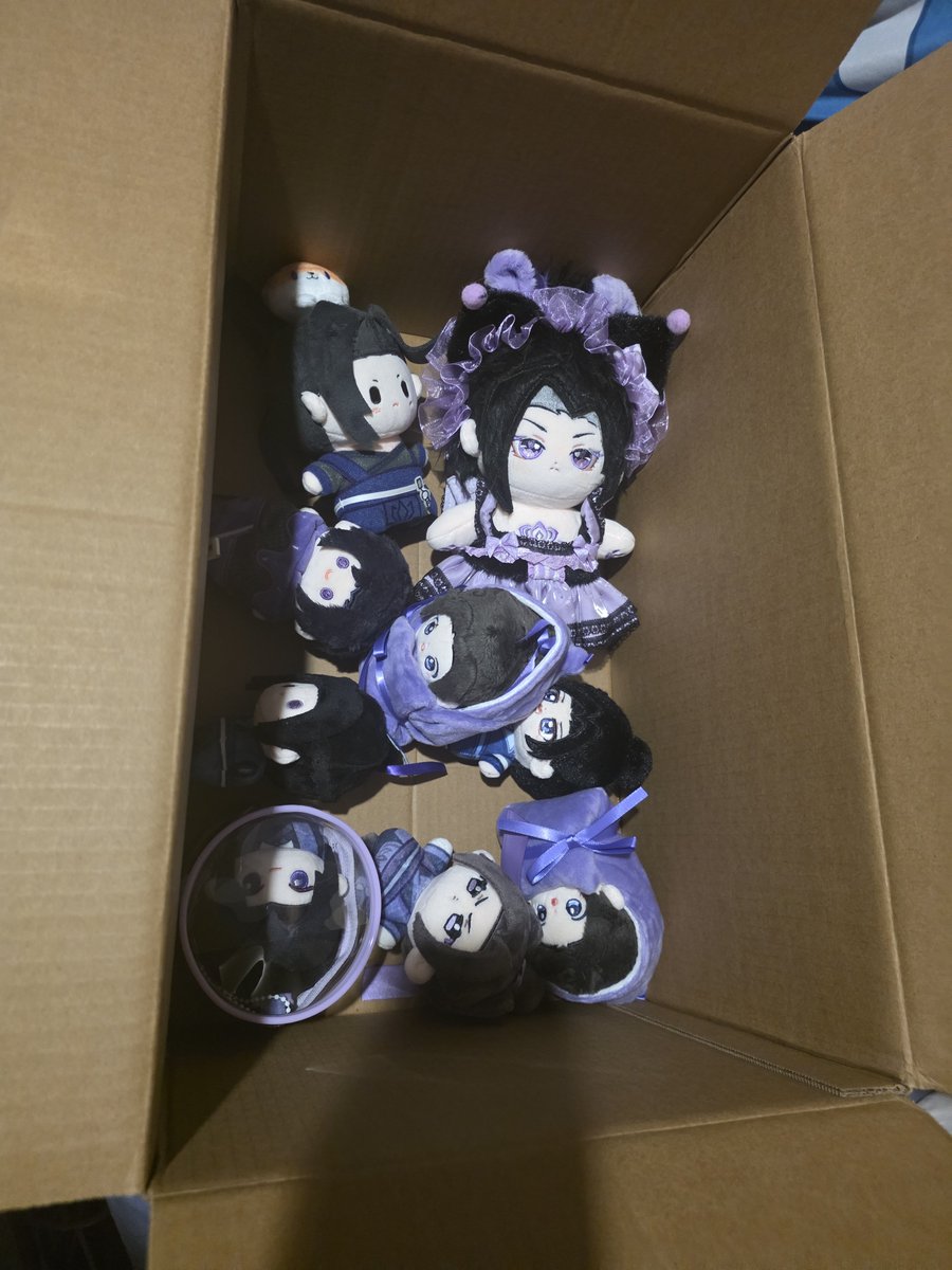 Zidian_III's tweet photo. A box of lost kittens https://t.co/fw12GesdXB