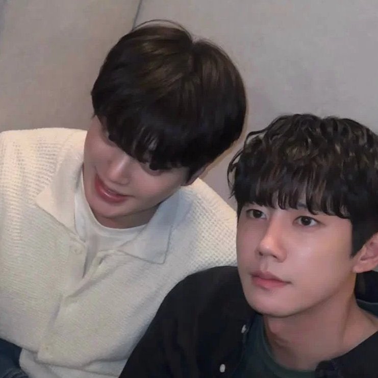 lunezub's tweet photo. my lovers bunnies :"( https://t.co/OcQXvPRFLq