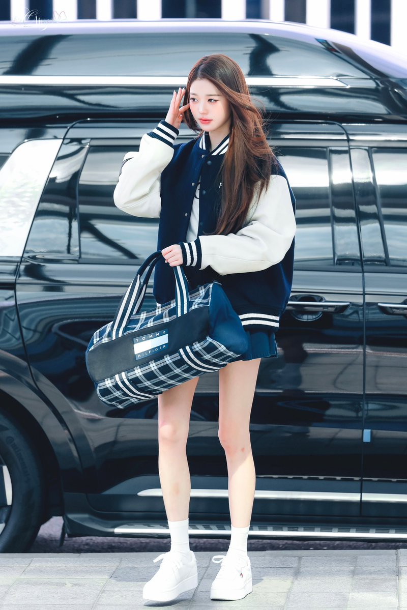 Oliuyi_0831's tweet photo. 261009🫐

 #아이브 #IVE #장원영 #JANGWONYOUNG #원영 #WONYOUNG #ウォニョン https://t.co/B1vza7fQbn