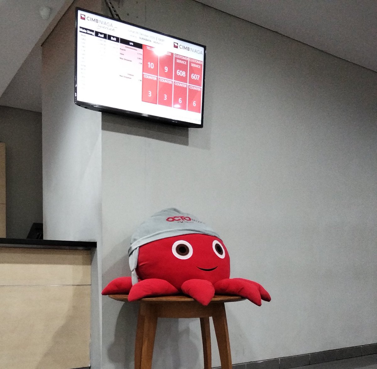 Mr_Enjoy_Aja's tweet photo. #Friday #noon goes to CIMB NIAGA Dharmahusada 🙂
#Surabaya #Jakarta #Semarang #Bali #Lombok #Medan #Indonesia https://t.co/qQVJyvddLp
