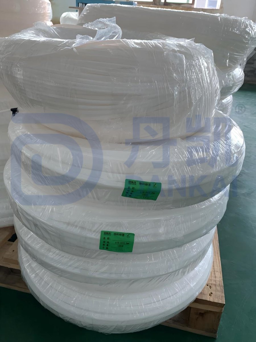 junlyjin's tweet photo. A batch of our 10×12 mm and 6×8mm PTFE tubing has been neatly coiled and packed, ready for shipment 📦

At Dankai, we supply PTFE tubing in various sizes and configurations to meet different application requirements.
🌐 https://t.co/1d2JfWg2xi

#PTFE #teflon #Fluoropolymer https://t.co/pJ8fvpCOve