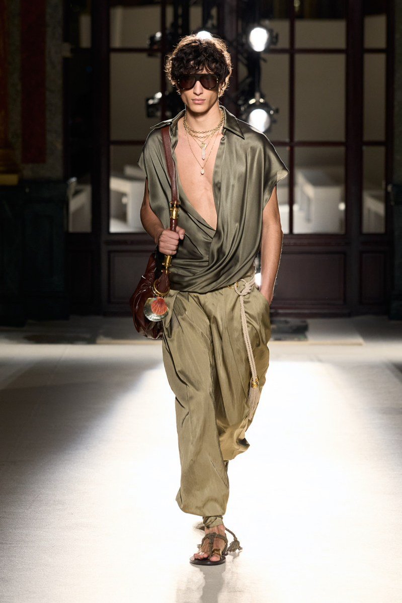 byMadeStudio's tweet photo. 🚨 Balmain Spring 2026 Men’s Ready-to-Wear Collection https://t.co/ZyzQFTyPRx