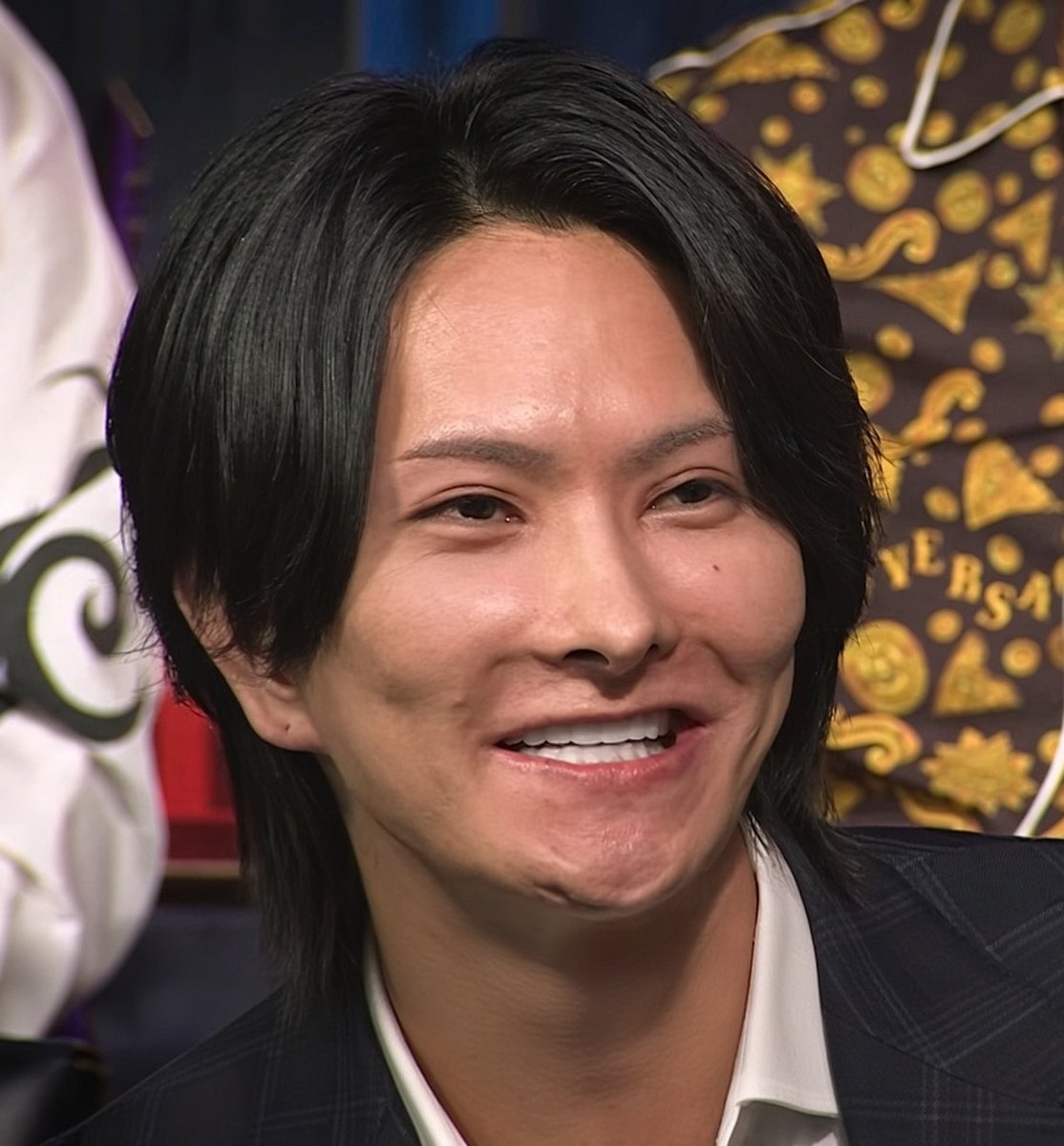 mtgjdpa's tweet photo. 【悲報】ホストコールのメンバーさん、パネマジ率100%で事故る

鼻整形＋貴族手術、人中縮小、輪郭骨切り、糸リフト＋脂肪吸引の影響なのか、明るいスタジオで動いている様子に全員違和感を感じる。

粗雑な美容外科でアプデしているのか、流石につっこまざるを得ない。 https://t.co/TqkFPER0Xb