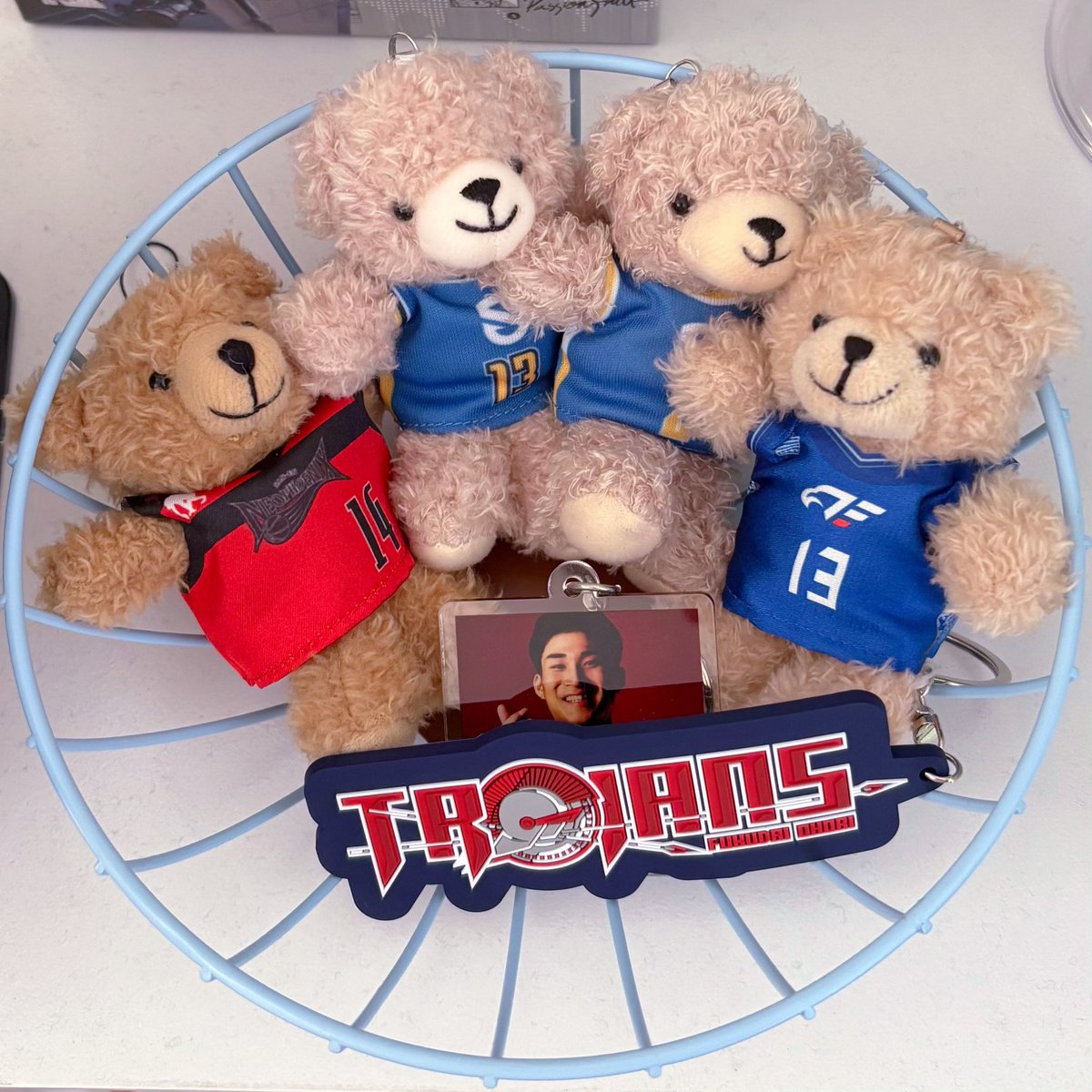 2iwstjp13's tweet photo. 大濠クマちゃんたちが集まってきてうれしい🧸💙 https://t.co/Fxf8B1fCBZ
