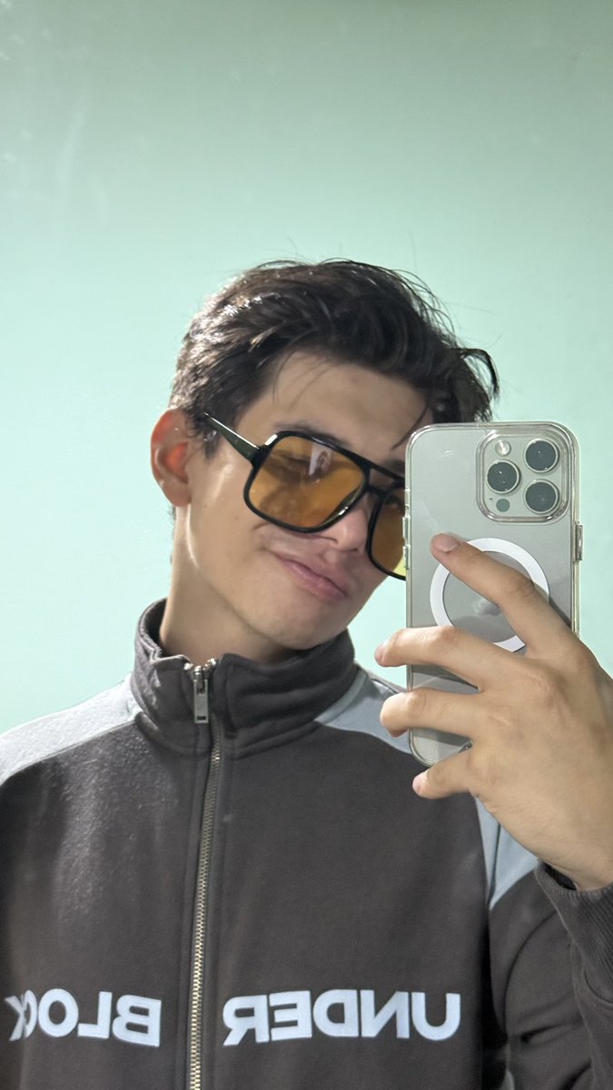 geoaguirre13's tweet photo. hoy me gusto cómo quedo mi cabello https://t.co/iPKRLuUTTy