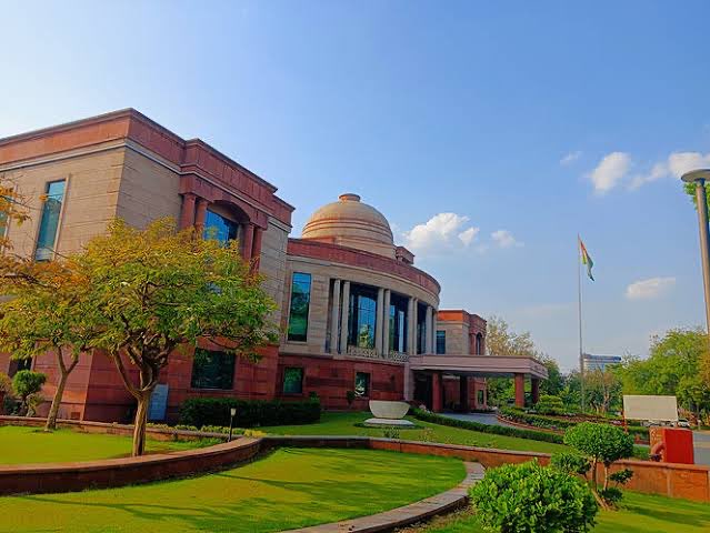VikramMisri's tweet photo. Happy #IFSDay to all colleagues! For eighty years, we have carried India’s voice at global negotiating tables, in distant postings, and in moments when a citizen needed bringing home. My deepest gratitude to every officer and to the families who share the sacrifice.

Jai Hind! https://t.co/nWMxdzttvh